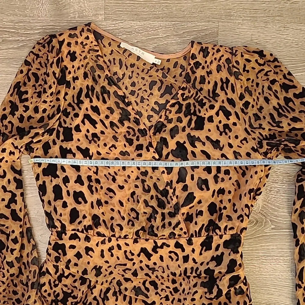 ASTR The Label Nikita Burnout Leopard Print Ruched Mini Dress Med NWT Mob Wife - Picture 14 of 14